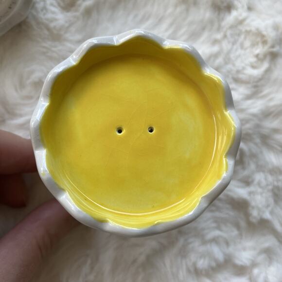 Bella Casa by Ganz Stacking Cracked Egg With Duck Feet Salt Pepper Shaker Set - Picture 4 of 7